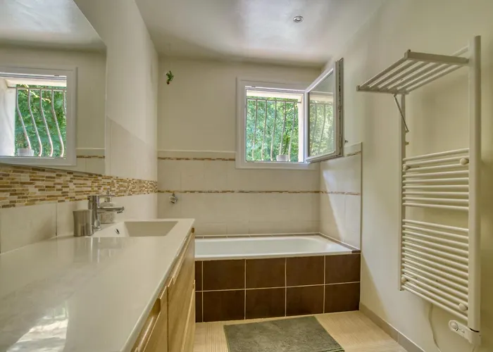 Hébergement de vacances Calme à L'orée Des Bois *