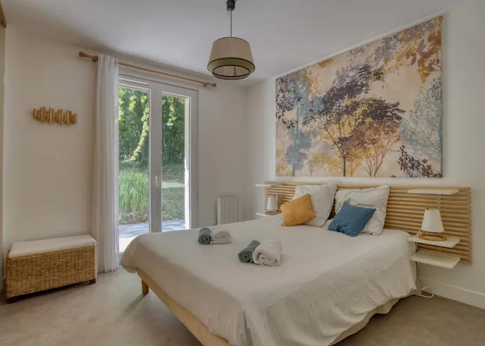 Calme à L'orée Des Bois Voeuil-et-Giget