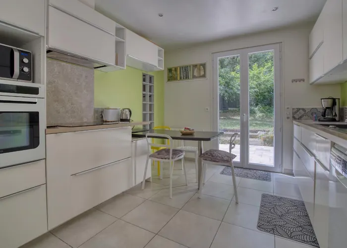 Hébergement de vacances Calme à L'orée Des Bois Voeuil-et-Giget