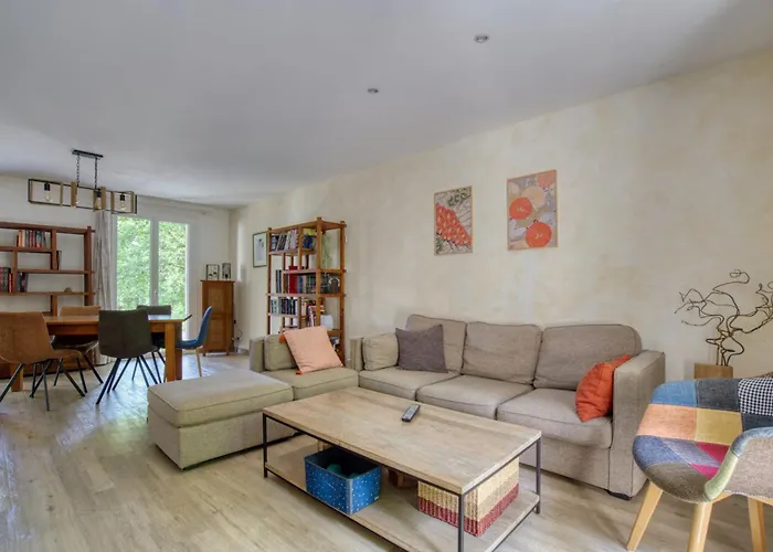 Calme à L'orée Des Bois *