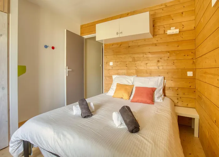 Calme à L'orée Des Bois Voeuil-et-Giget