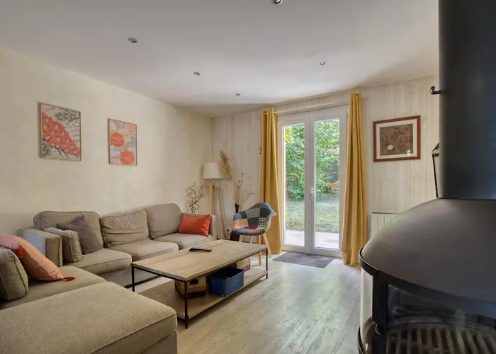 Calme à L'orée Des Bois Hébergement de vacances Voeuil-et-Giget